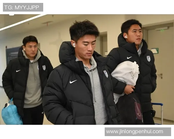 中国足球球星风采展示 聚焦各路天才球员的精彩瞬间